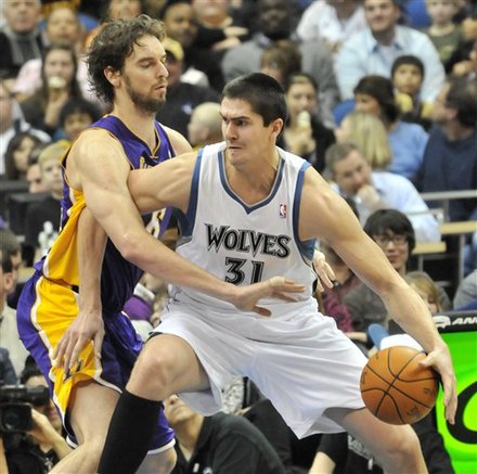 Darko Milicic busts out against Pau Gasol, Lakers - Believe it!