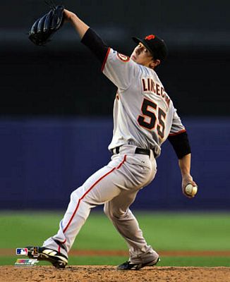 Lincecum Dazzles In Postseason Debut